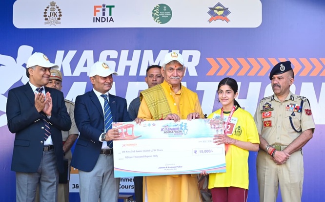 'LG Manoj Sinha addresses  Closing Ceremony of J&K Police's Kashmir Marathon- Run for Unity'